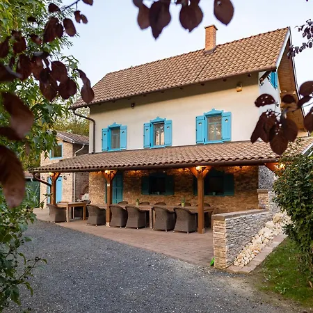 Feszek Villa